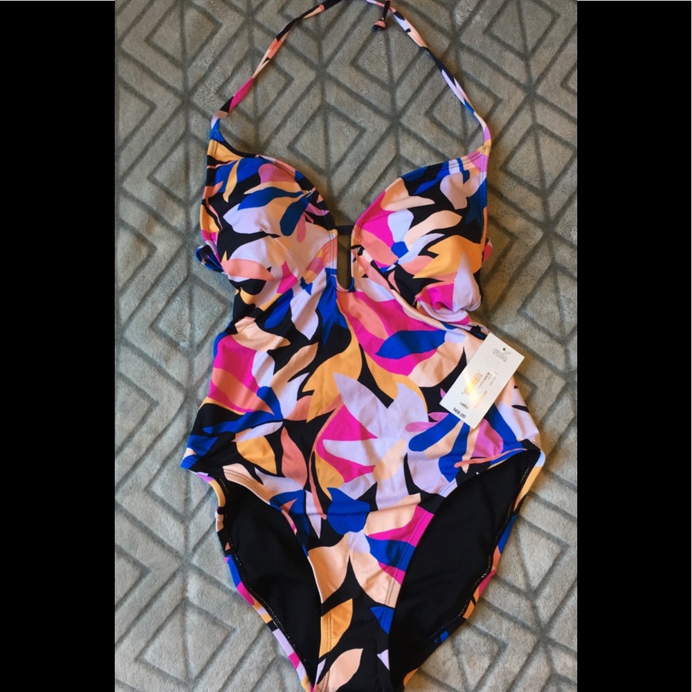 Women’s size large one piece bathing suit